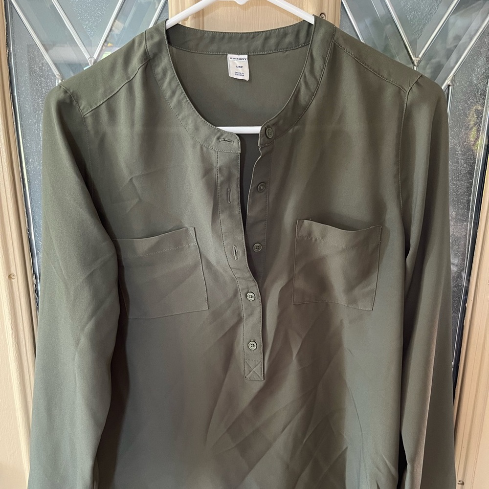 Old Navy long sleeve blouse